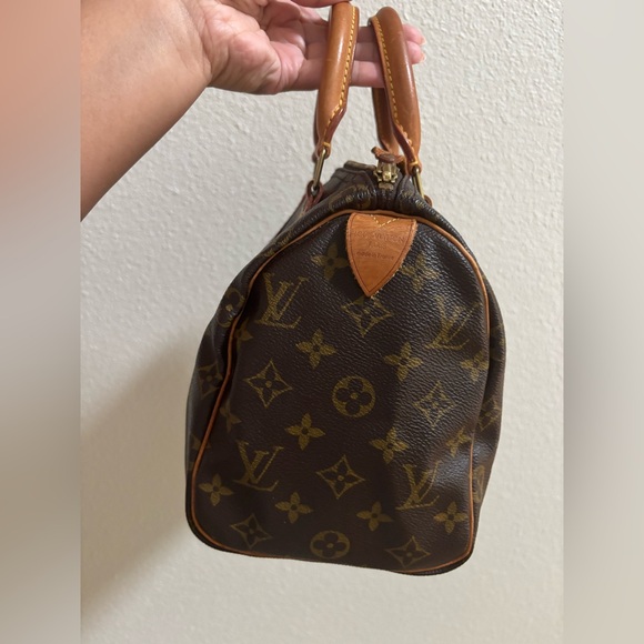 Louis Vuitton Monogram Speedy 25 - Picture 12 of 14